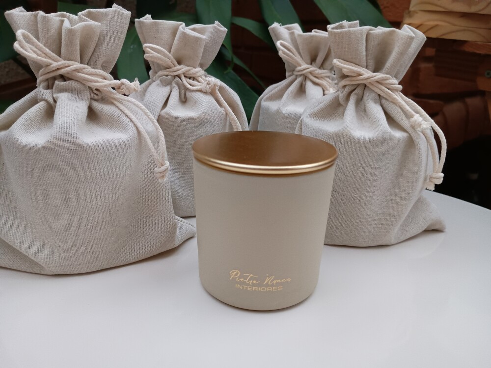 Vela Aromática 220g com Personalização Dourada e Tampa Metal c