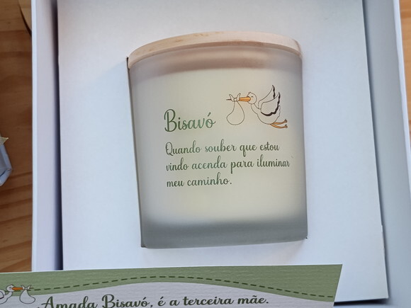 Caixa Anúncio Gravidez Vela Aromática 220g Vidro Fosco