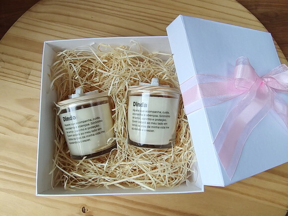 Kit 2 Velas de 220g na Caixa Cartonada para Padrinhos