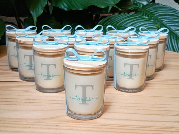 Lembrança Bebê Vela Aromática 60g com Tampa de Madeira