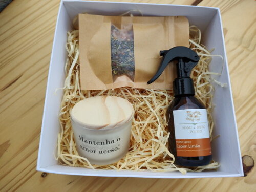Kit Vela Aromática 100g com Home Spray 100ml Caixa Cartonada