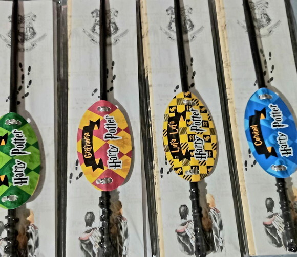 Mini Varinha - Artesanal 19 cm - com Tags das 4 Casas