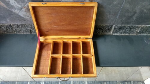 Maleta para Tubos de Tintas e Pinceis