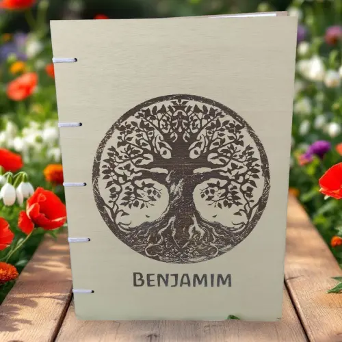 caderno com capa em madeira