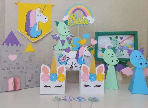 Bandeirola em camada de papel dragoes unicornio com nome e idade
