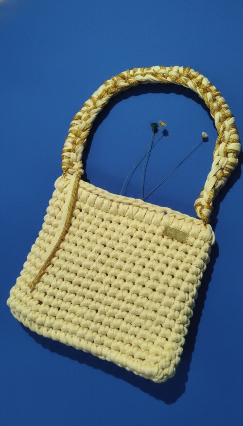 Bolsa de Crochê Feita Artesanalmente com Fio de Malha Amarelo