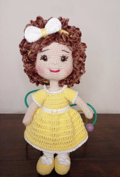 Boneca amigurumi personalizada