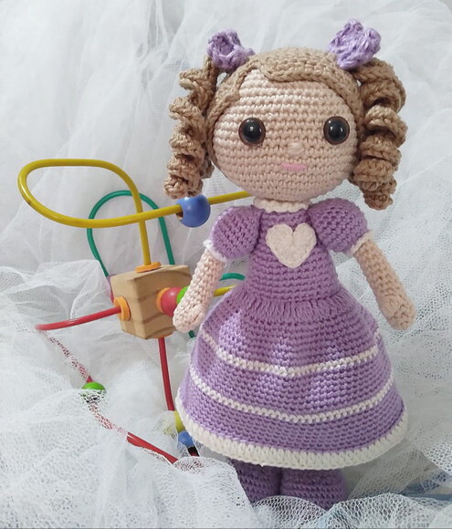 Boneca amigurumi personalizada