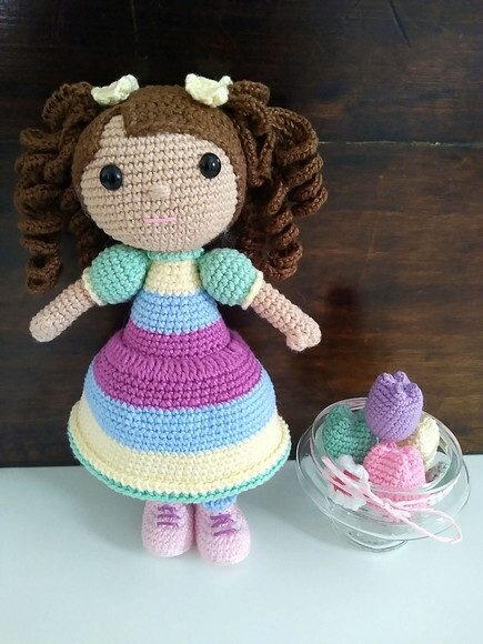 Boneca amigurumi personalizada