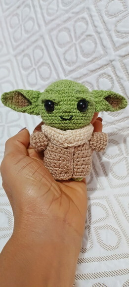 Boneco Baby Yoda em Amigurumi