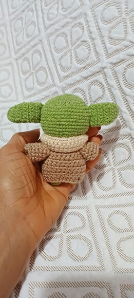Boneco Baby Yoda em Amigurumi