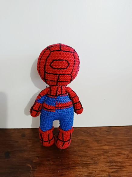 Boneco Homem Aranha em Amigurumi