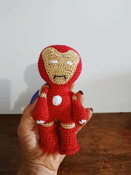 Boneco Homem de Ferro em Amigurumi