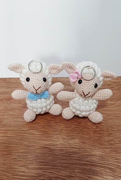 Casal de Ovelinha Chaveiro em Amigurumi