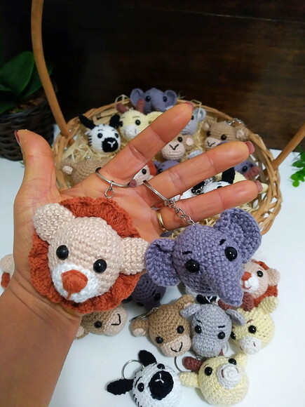 Chaveiro Safári Amigurumi