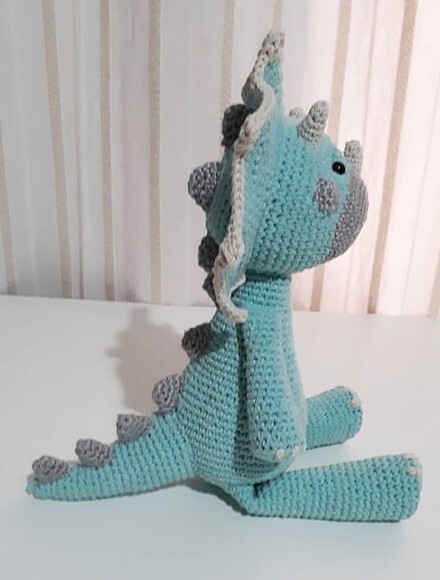 Dinossauro amigurumi verde