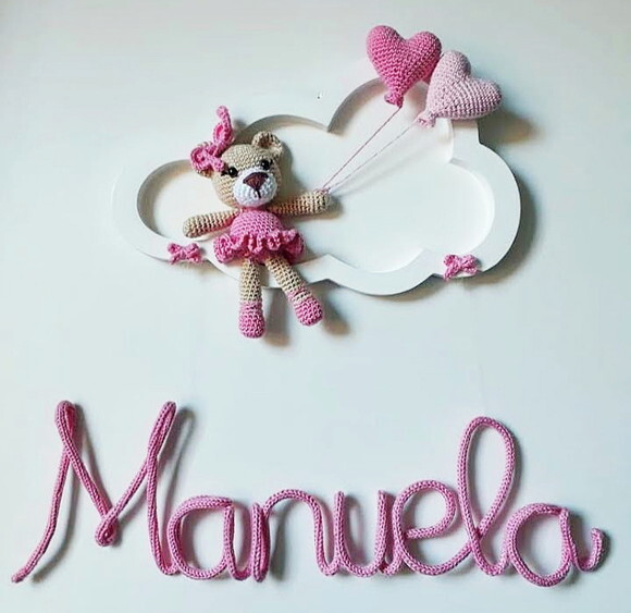 Enfeite de porta maternidade ursinha amigurumi