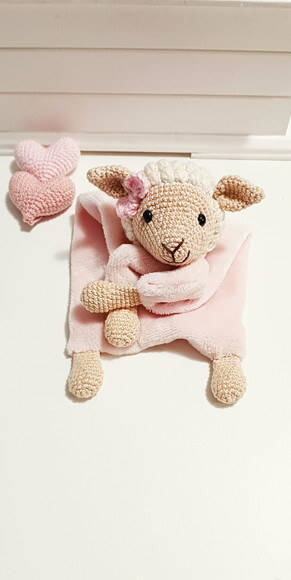 Naninha Ovelinha em Amigurumi