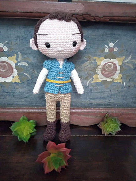 Príncipe Flynn Rider amigurumi