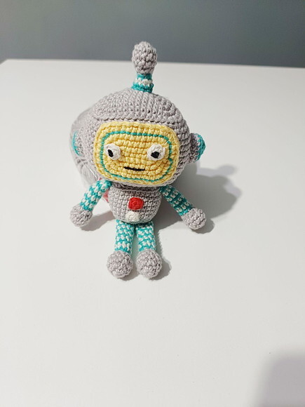 Robô em Amigurumi