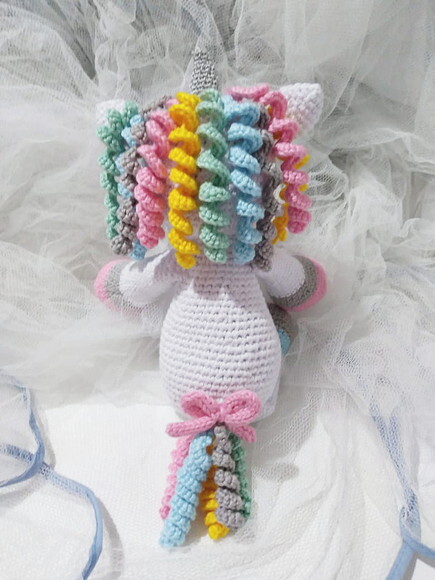 Unicórnio amigurumi