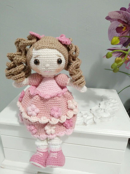Boneca Flor em Amigurumi