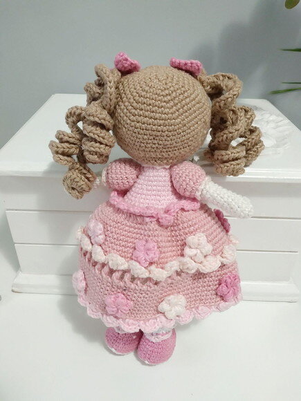 Boneca Flor em Amigurumi
