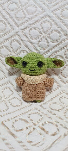 Boneco Baby Yoda em Amigurumi