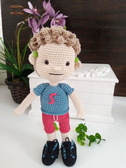 Boneco Personalizado com Aparelho Auditivo