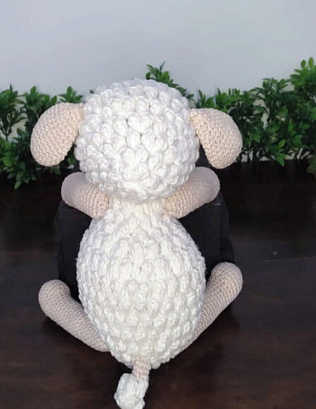 Ovelha amigurumi