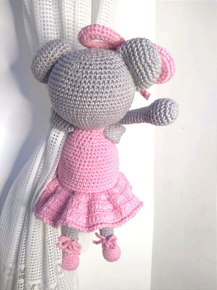 Prendedor de cortina ursinha amigurumi
