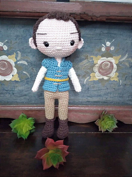 Príncipe Flynn Rider amigurumi