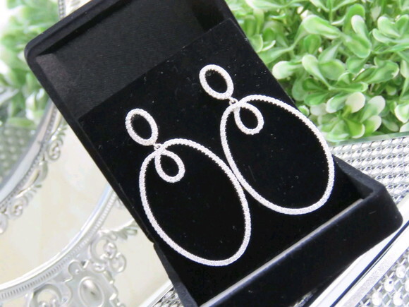 Brinco de microzircônia