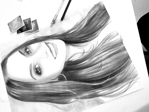 Desenho a grafite realista