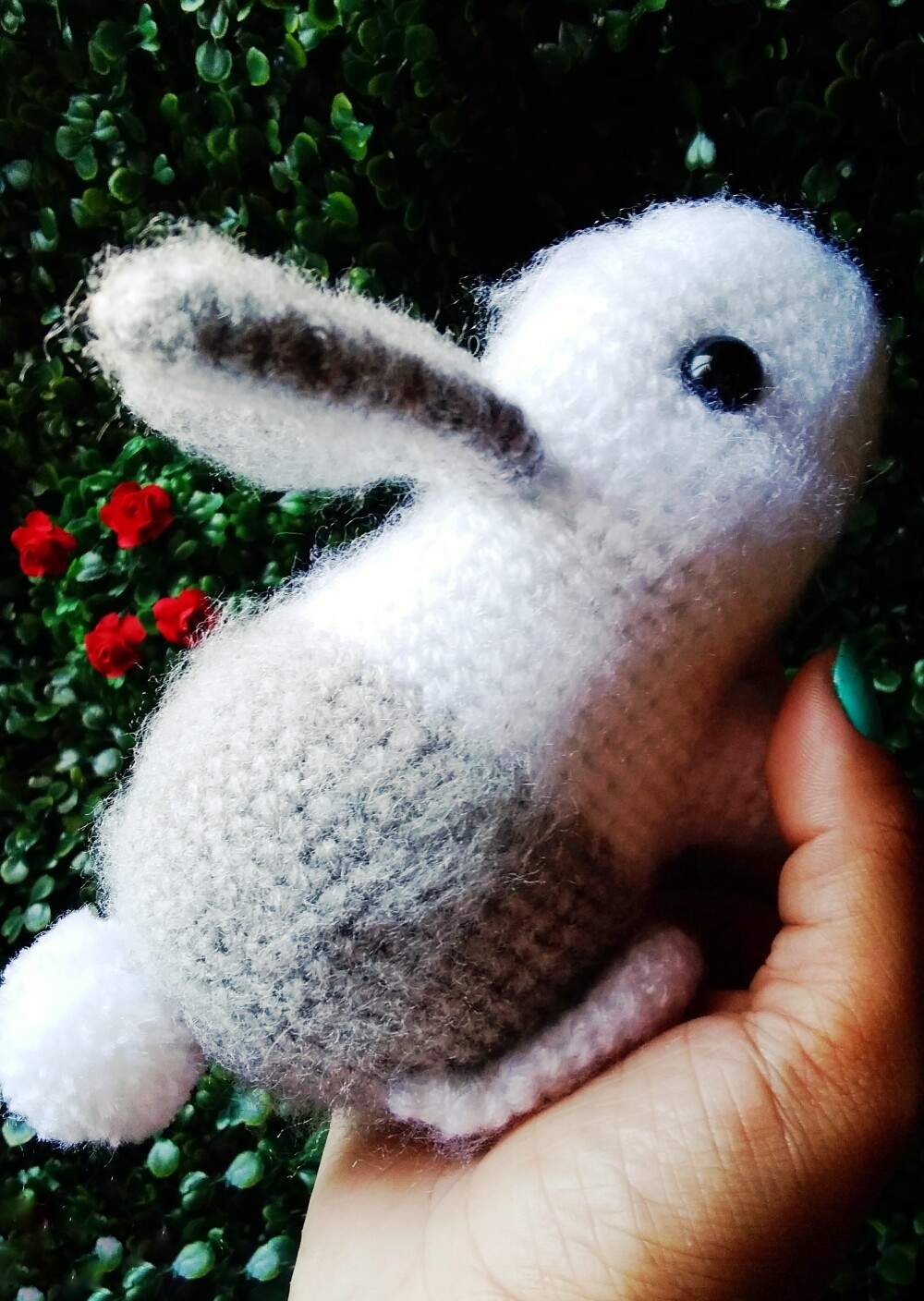 Coelho realista de amigurumi