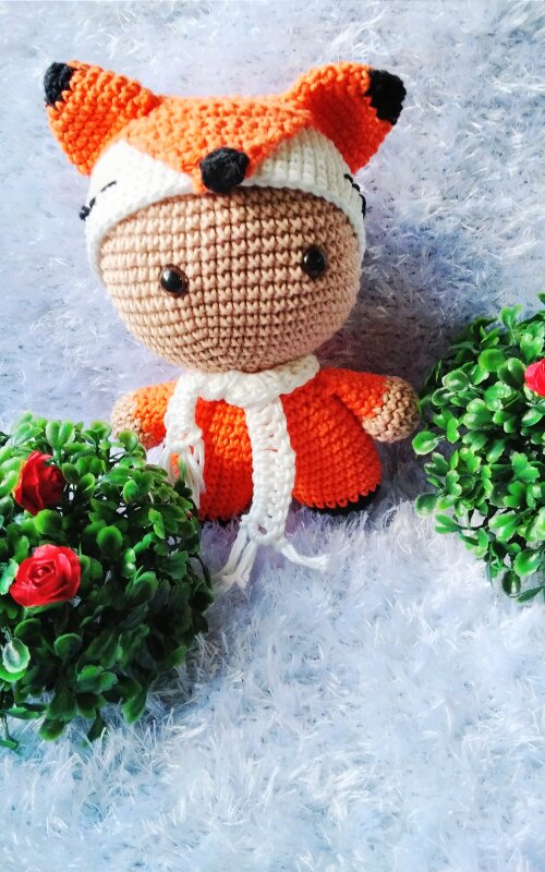 Raposinha de amigurumi