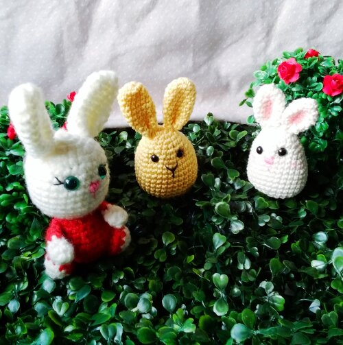 Kit  mini coelhos de amigurumi