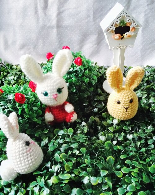 Kit  mini coelhos de amigurumi