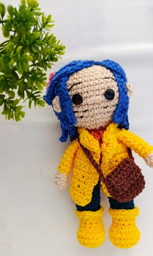 Boneca Coraline Jones em amigurumi