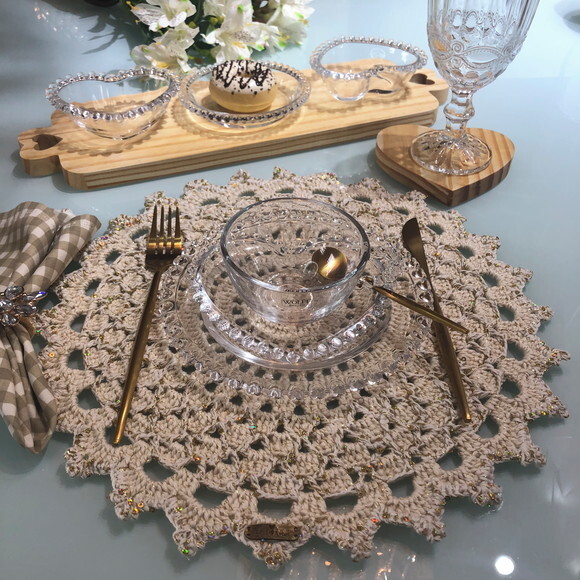 Sousplat Americano Croche com Micro Lantejoulas Dourado - *par*