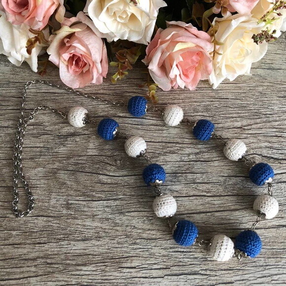 Colar de Croche Azul & Branco