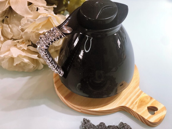 Garrafa Bule Térmica Preta Alça Bordada Cristais