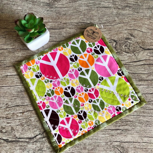 Mug Rug - Love & Peace