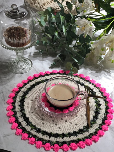 Sousplat Americano Croche Boho Tulipa Rosa Neon *par*