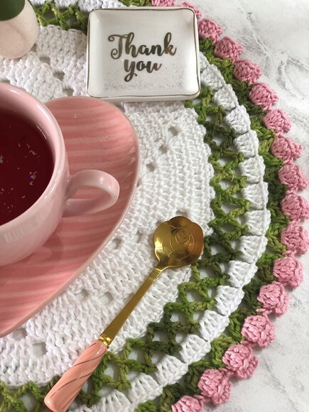 Sousplat Americano Croche Tulipa Rosa x Branco *par*