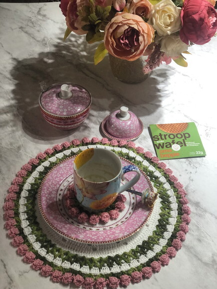 Sousplat Americano Croche Tulipa Rosa x Branco *par*
