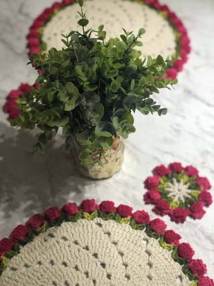 Sousplat Americano Croche Tulipa Vermelho Mescla