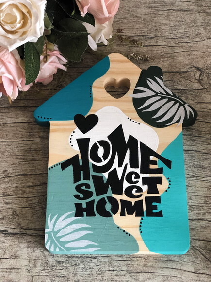Tábua Home Sweet Home Coração Vazado Madeira Pinus - Pintura