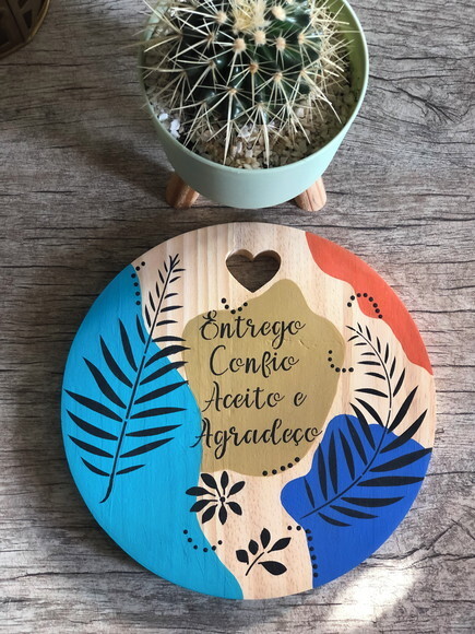 Tábua Pintura Orgânica Redonda Coração Vazado Madeira Pinus
