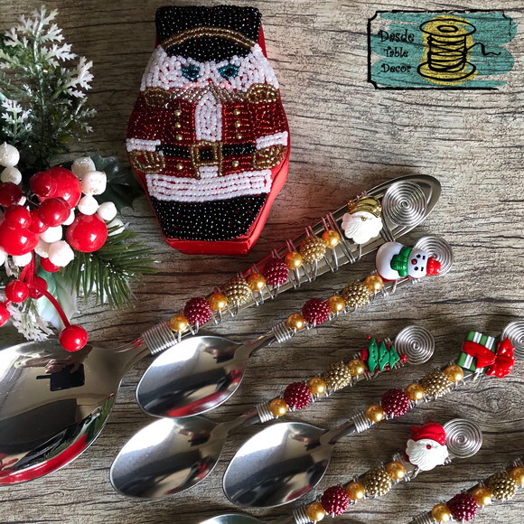 Talheres Bordado Sobremesa Cremosa Tema Natal - 7 Pcs